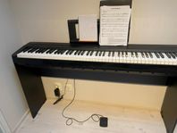 Yamaha P45 Digitalpiano med klaviaturstativ