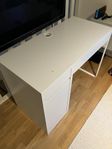 Skrivbord Micke 105x50 vit från IKEA