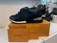 Louis Vuitton run away sneakers 