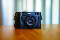 Fujifilm X100V Svart med mängder av tillbehör