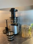 Hurom HH 11 Slow Juicer