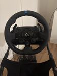 rallyspelst Logitech G923 set och Playseat stol.