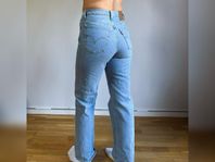 LEVI’S jeans NYA strl W27 L29. Nypris: 1.495kr