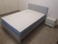 Bed + couple mattress