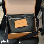 Louis Vuitton MIC PM axelremsväska