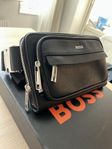 Hugo boss crossbody väska 