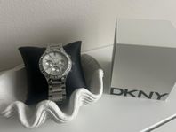 DKNY damklocka silver