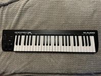 M-AUDIO MIDI KEYBOARD