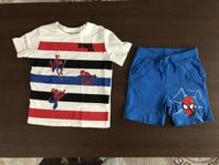 Spider Man T-Shirt och Shorts (Storlek: 116/122 & 6-7 År)