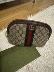 GUCCI COSMETIC CASTE