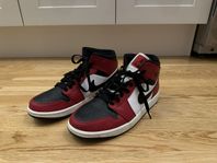 Air Jordan 1 Mid ’Chicago Black