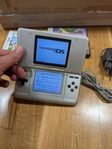 Nintendo ds med 2 spel och 3 laddare