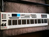 Axiom Pro 61 synth/midi