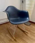 Eames Plastic Armchair RE RAR gungstol