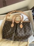 Nyskick Louis Vuitton Monogram Canvas Palermo PM-väska