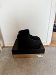 UGG Classic mini