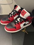 Air Jordan 1 Mid 