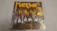 Manowar - Fighting The World (mjölkklar)