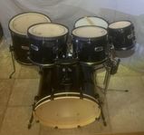 Mapex Q series Piano Black ”Limited edition” Shellpack