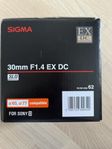 Sigma 30mm F1.4 EX DC