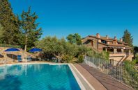 Agriturismo med härlig utsikt Toscana nära havet 4-20 pers