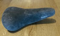 Selle Italia ’Anatomic’ sadel i grå mocka från 1985