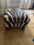 Zebra klädd fotpall puff ottoman 