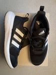 Adidasskor nya strl 37