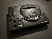 Sega Mega Drive med två handkontroller