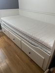 HEMNES säng från IKEA