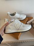 Louis Vuitton Run away sneakers helvita