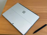 Mirosoft Surface Pro 9 5G Platinum. 