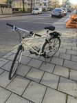 Vit Sportig Second-Hand Cykel