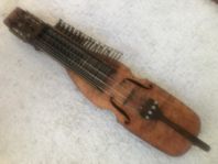 NYCKELHARPA HASSE GILLE