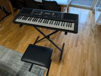 Yamaha PSR e363 tangentbord med pal och stativ