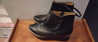 Black ankle Boots size 41. GRAM.