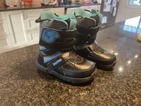 Snowboardboots strl 33  burton 