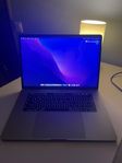 Macbook Pro 15" (tum) 2016 16GB, 1TB SSD, Radeon Pro 460 4GB