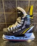 Skridskor CCM 9360 Super Tacks