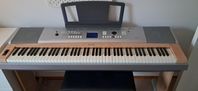 Yamaha Portable Grand DGX-620