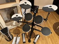 ROLAND TD-1 V-DRUMS & ROLAND PM-03 HÖGTALARE 