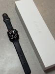 Apple Watch Series 7 45mm eSIM 