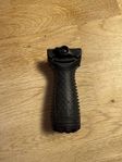 DLG TACTICAL PICATINNY FOREGRIP BLACK