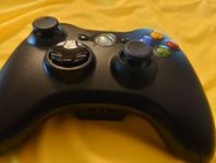 Gamepad till Xbox 360 i fint skick, i färgen svart