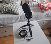 Shure MV7 Microfon (USB och XLR anslutning)