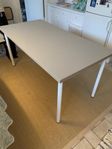 Ikea skrivbord 150x75 cm Nyskick stort 