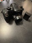 Panasonic Lumix GH4 + 12mm Objektiv med extra batterier!