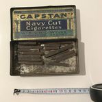 Gammal Tobaksburk Capstan Navy Cut Cigaretter