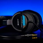 Sony MDR 7506 studio headphones 