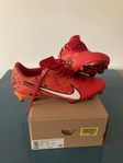 Fotbollsskor Nike strl 43